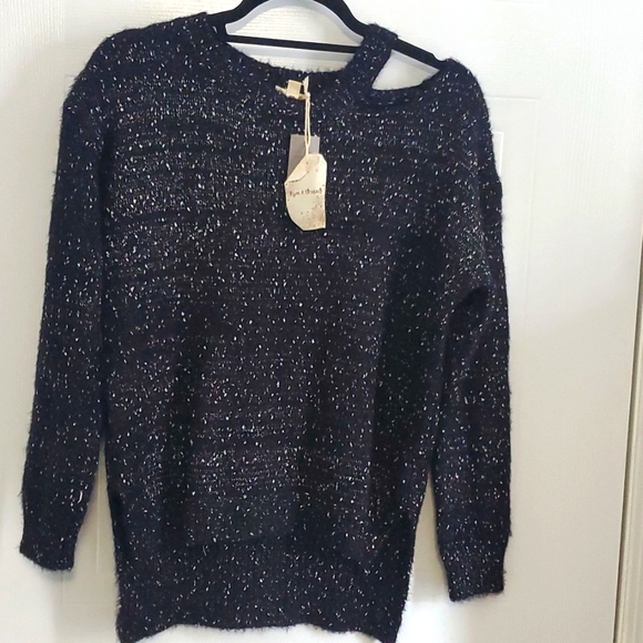 Hen & thread Sweater  size s black and white color little bit more long  back - Picture 2 of 12